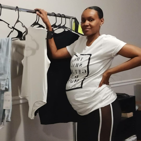 Meet your Posher, Erica - Picture 2 of 8